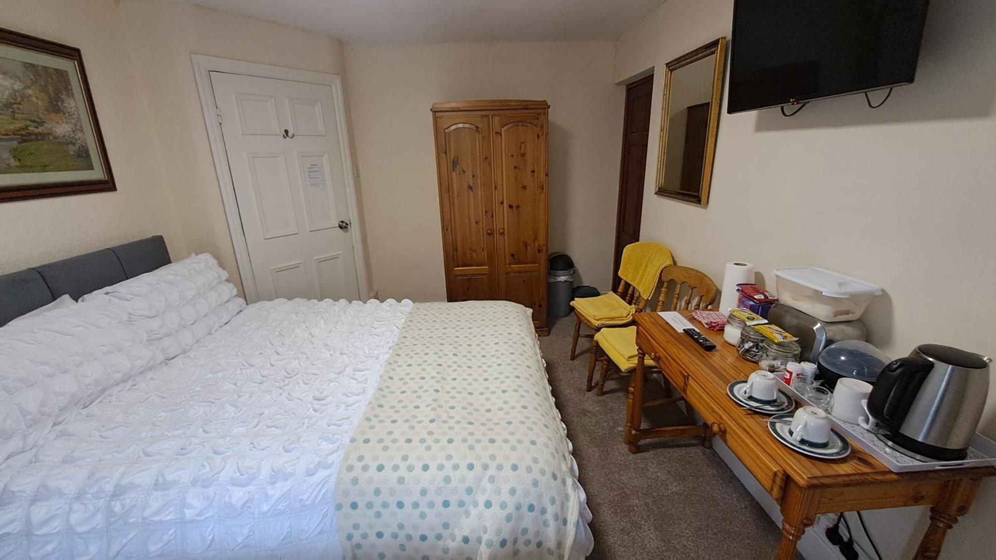סוואנסי Coynant Farm Guesthouse - Farm Park Stay חדר תמונה