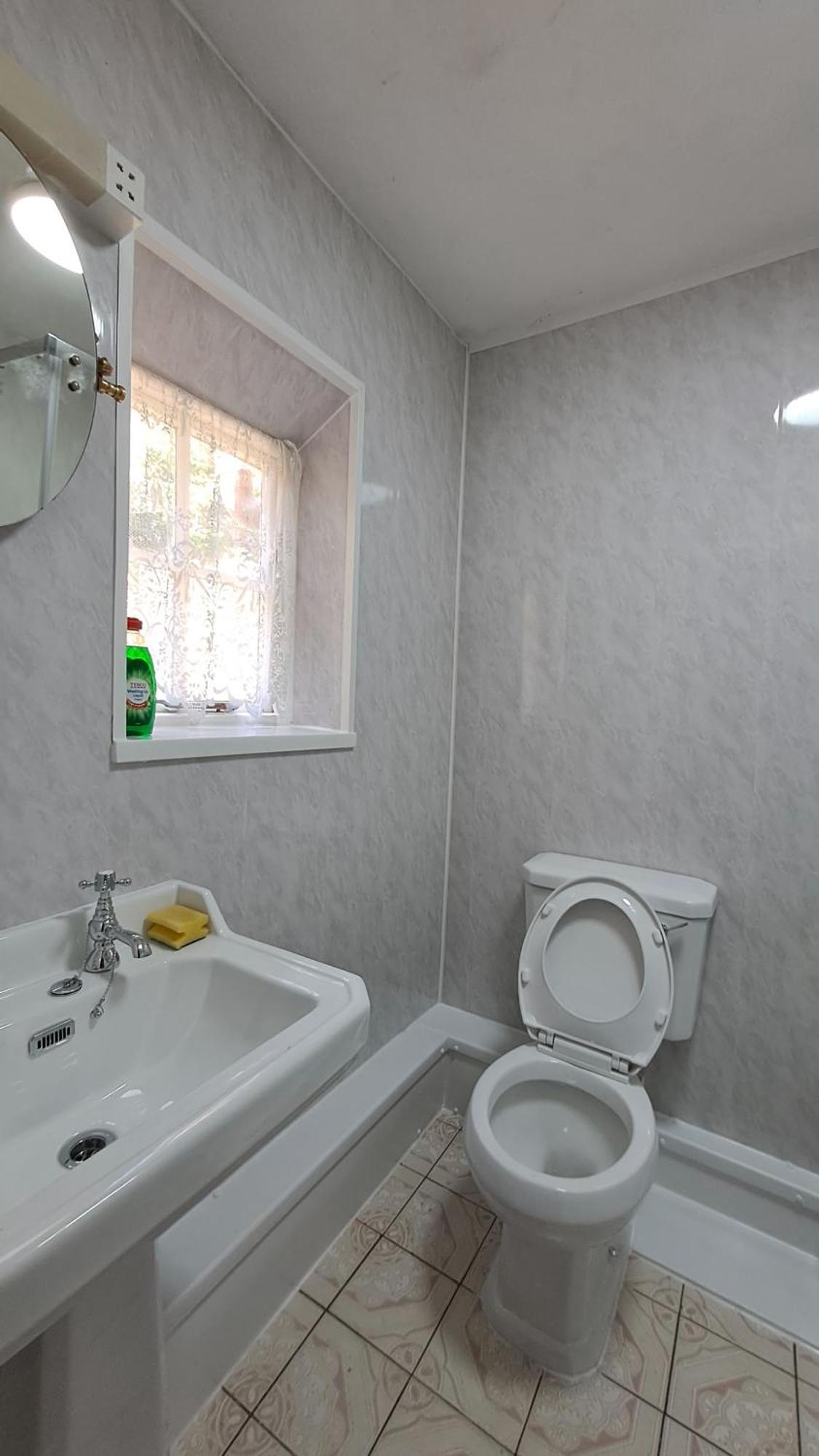 סוואנסי Coynant Farm Guesthouse - Farm Park Stay חדר תמונה