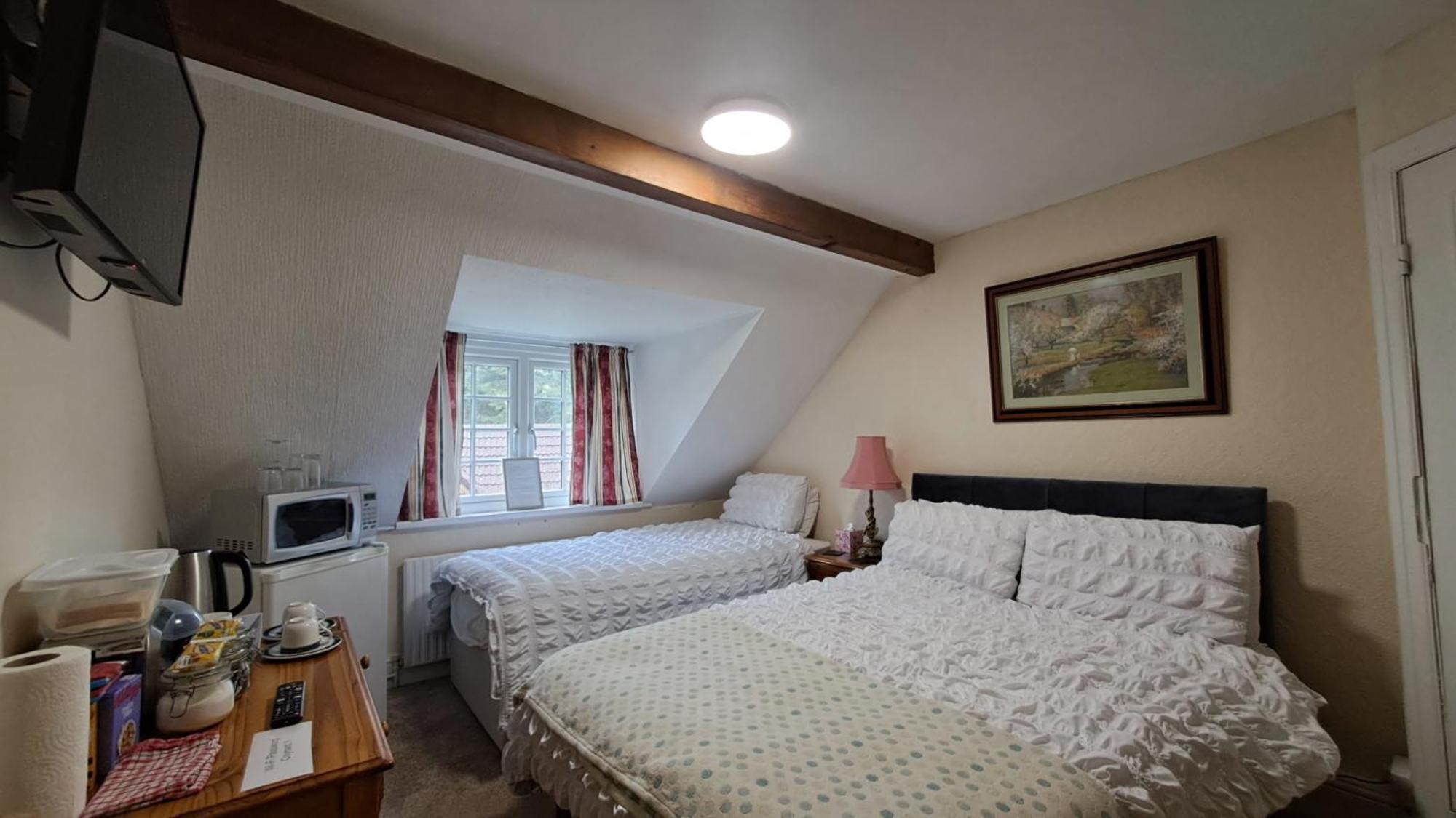 סוואנסי Coynant Farm Guesthouse - Farm Park Stay חדר תמונה