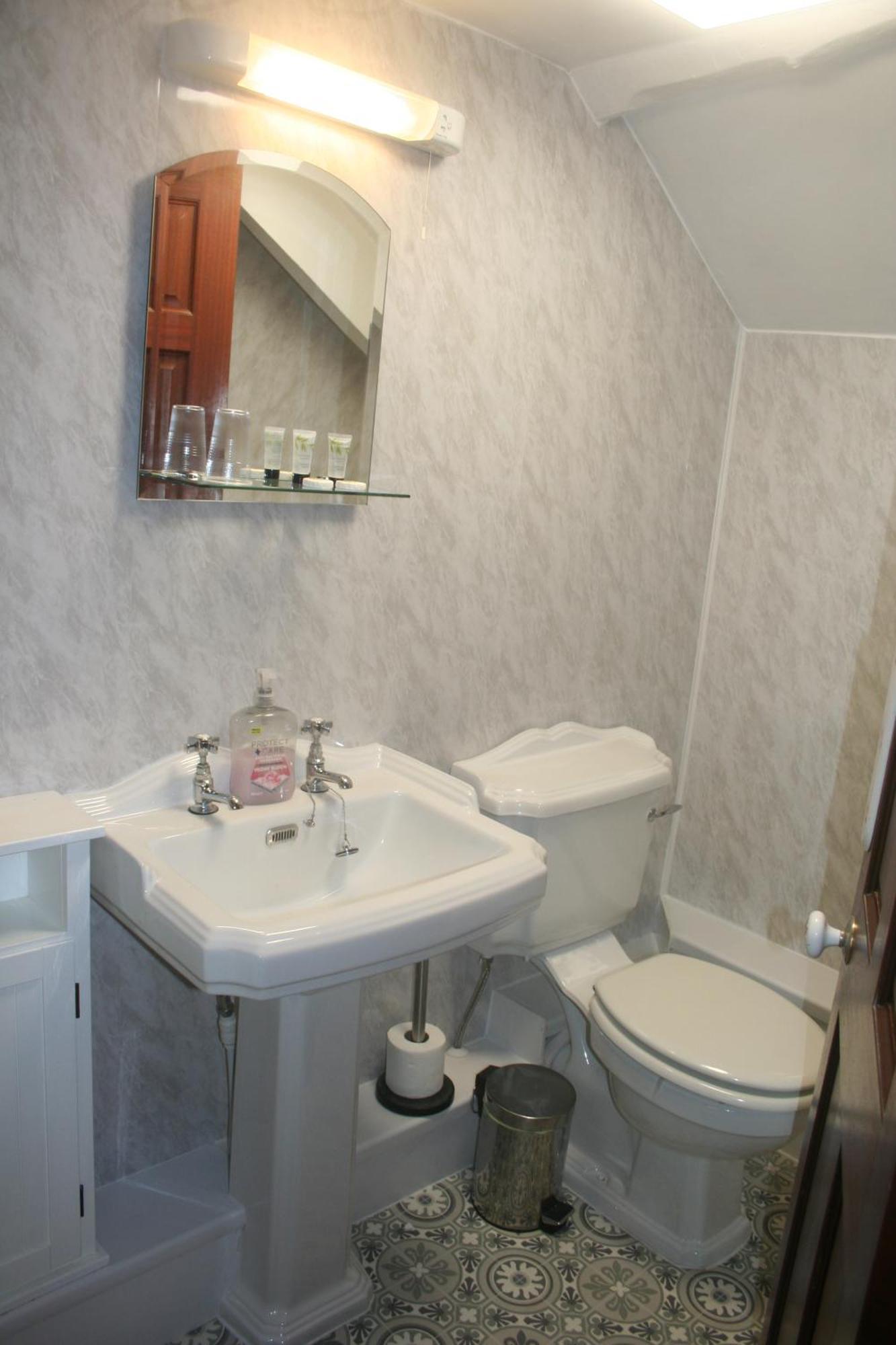 סוואנסי Coynant Farm Guesthouse - Farm Park Stay חדר תמונה
